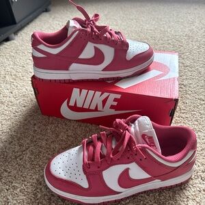 Nike Women's dunks Archeo Pink